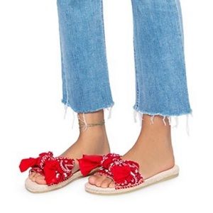 Manebi Bow Sandals - Bandana Red